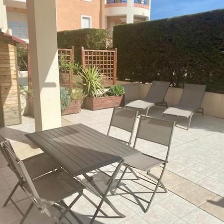 Appt 2 Pieces Port Frejus - Mega Terrasse + Garage Apartment ภายนอก รูปภาพ