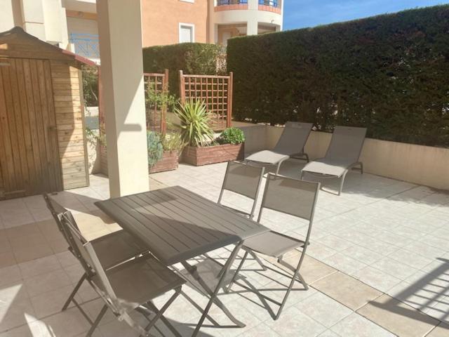 Appt 2 Pieces Port Frejus - Mega Terrasse + Garage Apartment ภายนอก รูปภาพ