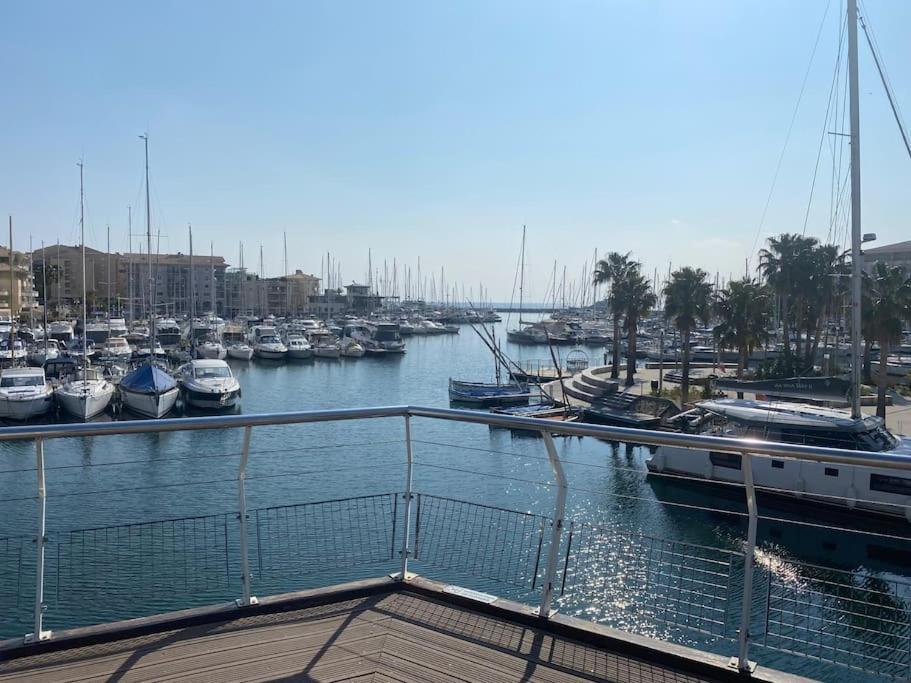 Appt 2 Pieces Port Frejus - Mega Terrasse + Garage Apartment ภายนอก รูปภาพ