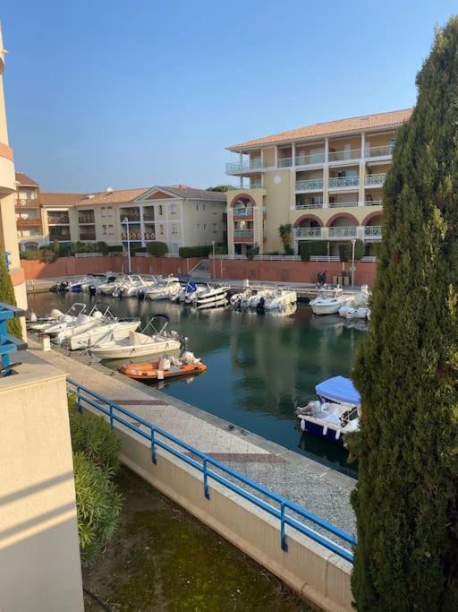 Appt 2 Pieces Port Frejus - Mega Terrasse + Garage Apartment ภายนอก รูปภาพ